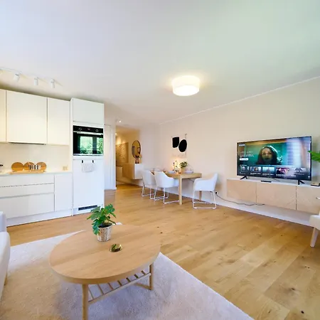Edler Wohnraum Schwanenteich-Oase Mit Balkon, Kaffeevollautomat, Lift & Parkplatz Apartment Zwickau Exterior photo