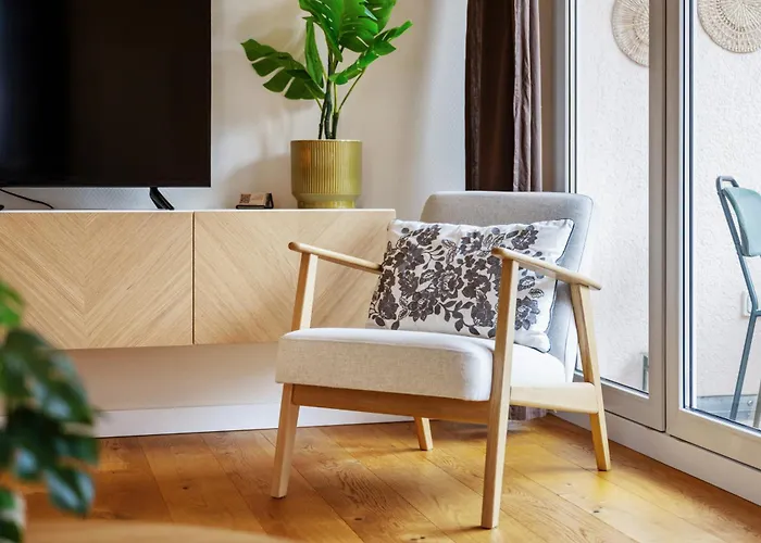 Edler Wohnraum Schwanenteich-Oase Mit Balkon, Kaffeevollautomat, Lift & Parkplatz