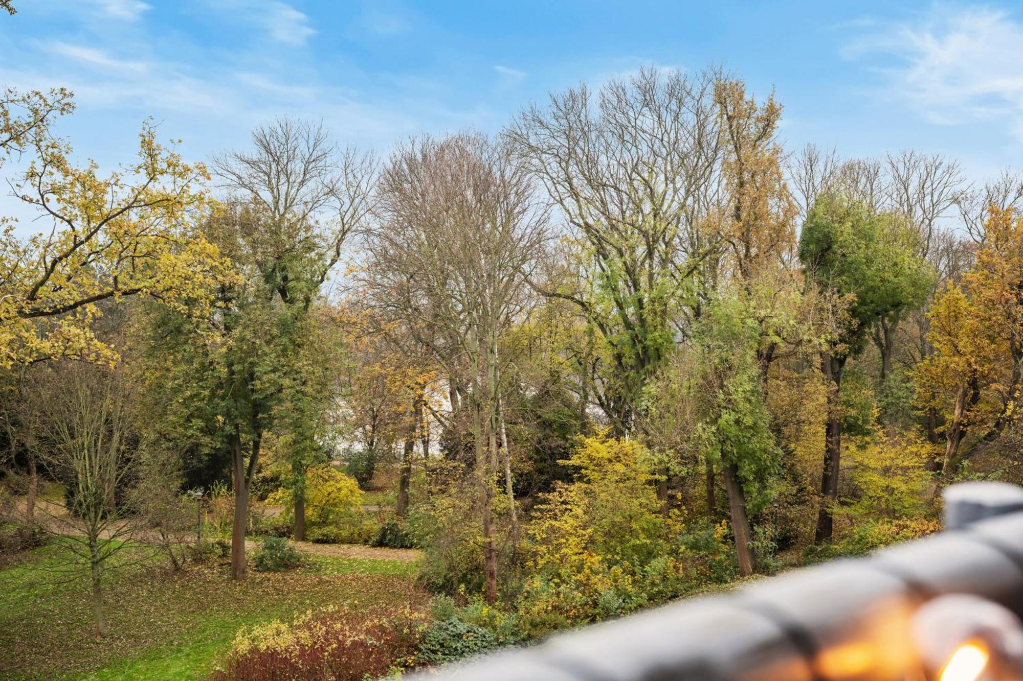 Edler Wohnraum Schwanenteich-oase Mit Balkon, Kaffeevollautomat, Lift & Parkplatz Apartment Zwickau