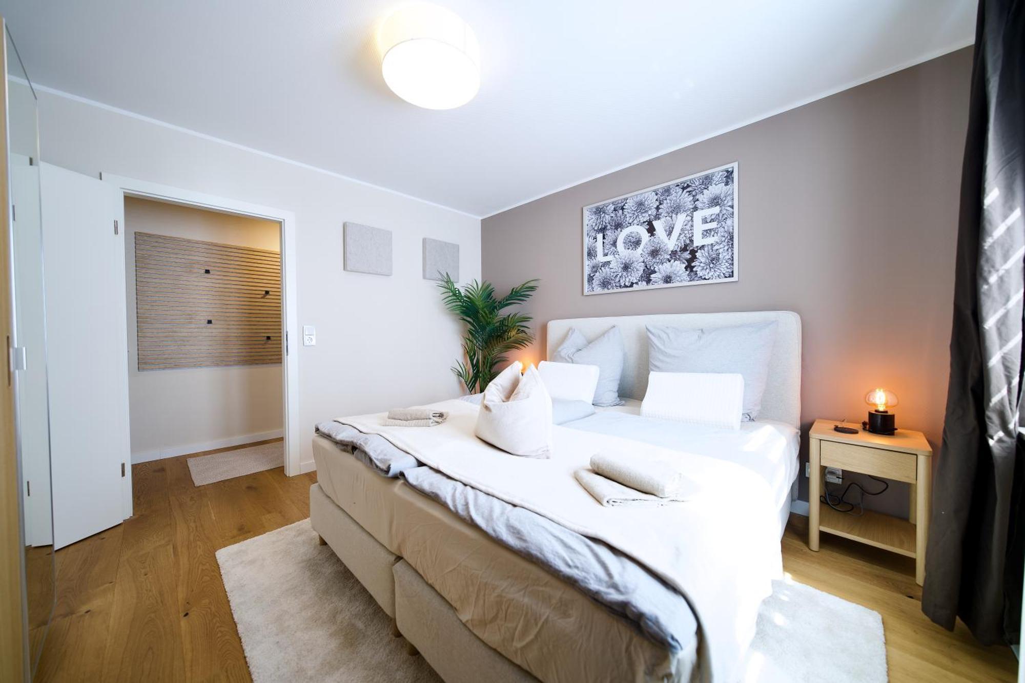 Edler Wohnraum Schwanenteich-oase Mit Balkon, Kaffeevollautomat, Lift & Parkplatz