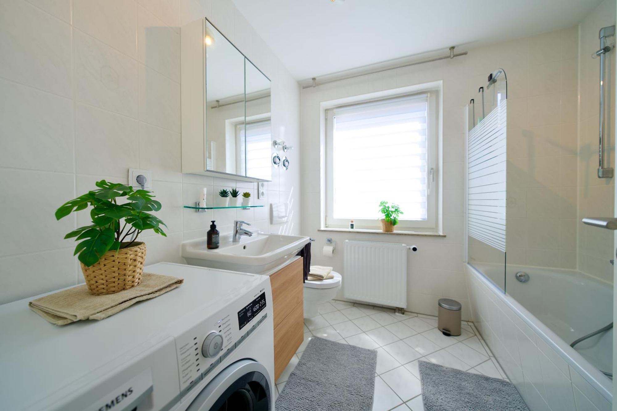 Edler Wohnraum Schwanenteich-oase Mit Balkon, Kaffeevollautomat, Lift & Parkplatz Apartment *